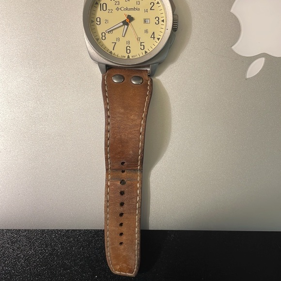 Columbia watch with brown strap. WR50M - Picture 2 of 6